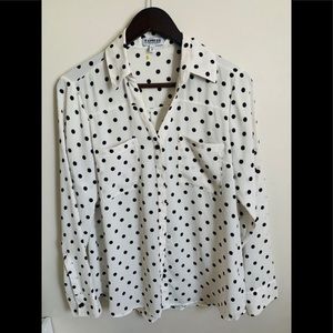 🚨SOLD🚨Express Long sleeve white and black